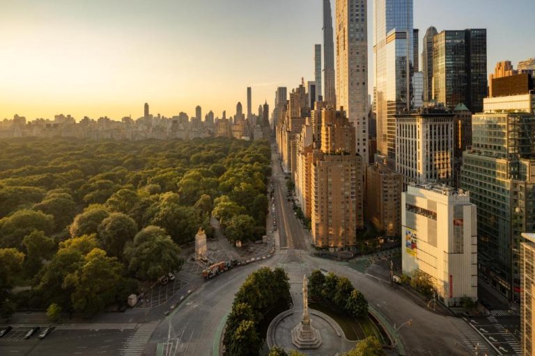 Mandarin Oriental New York Hotel Guide: Luxury Rooms, Spa, Dining, and Booking Information