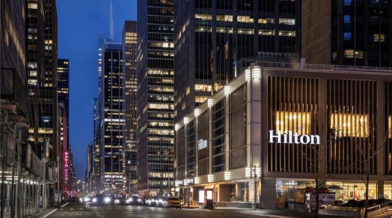 New York Hilton Midtown Hotel Guide: Rooms, Location, Amenities, and Booking Insights